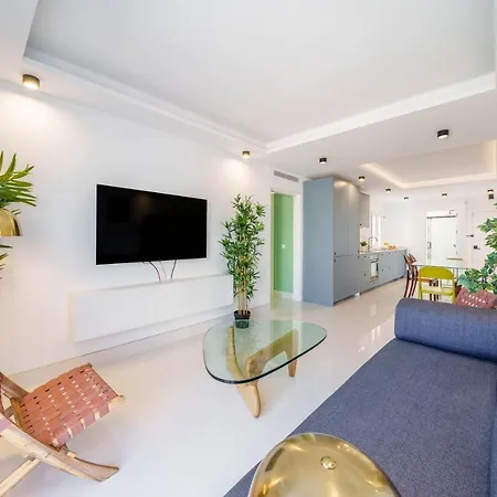 Near Stunning Views & Comfort شقة *
